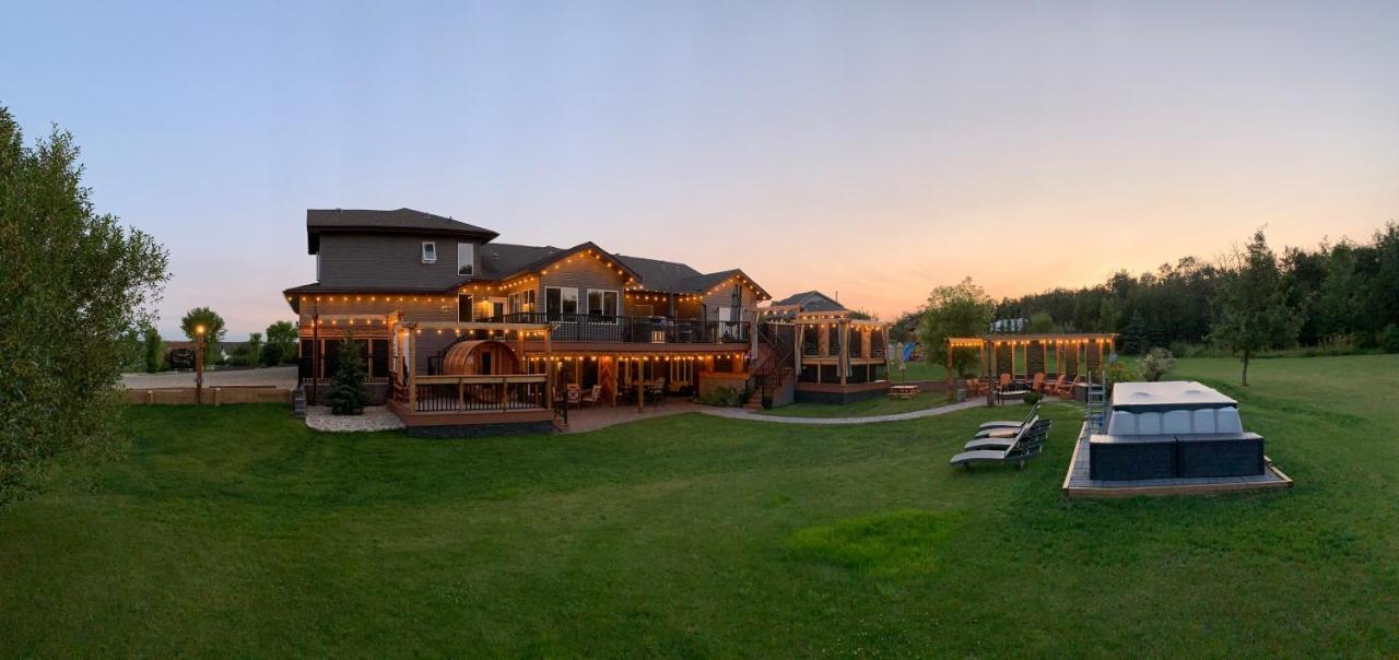 Dragonfly Inn Loft Suite Sherwood Park Bagian luar foto
