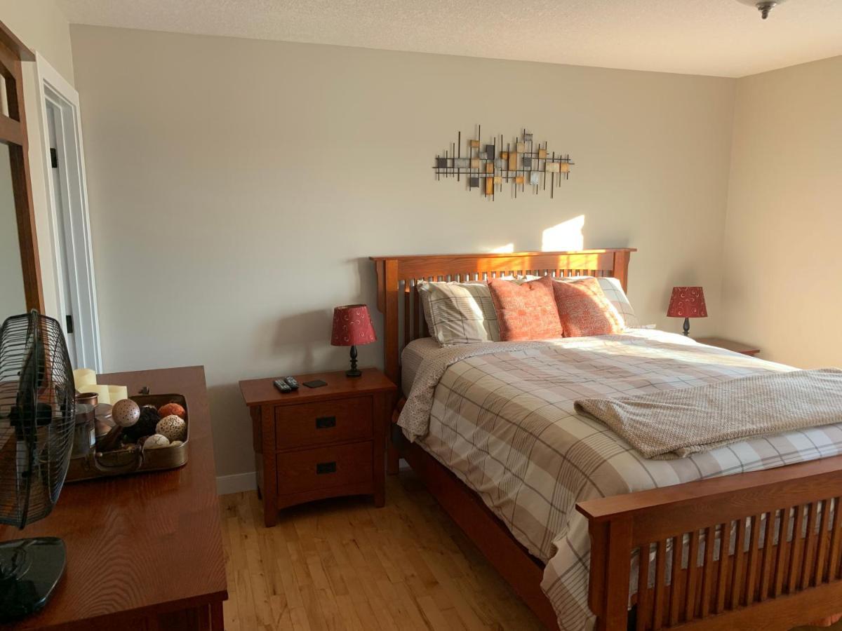 Dragonfly Inn Loft Suite Sherwood Park Bagian luar foto