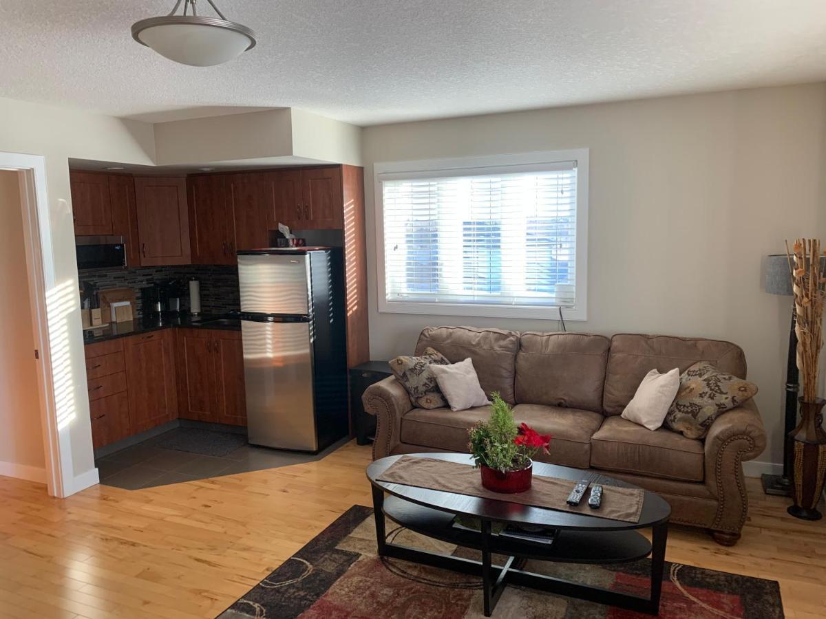 Dragonfly Inn Loft Suite Sherwood Park Bagian luar foto