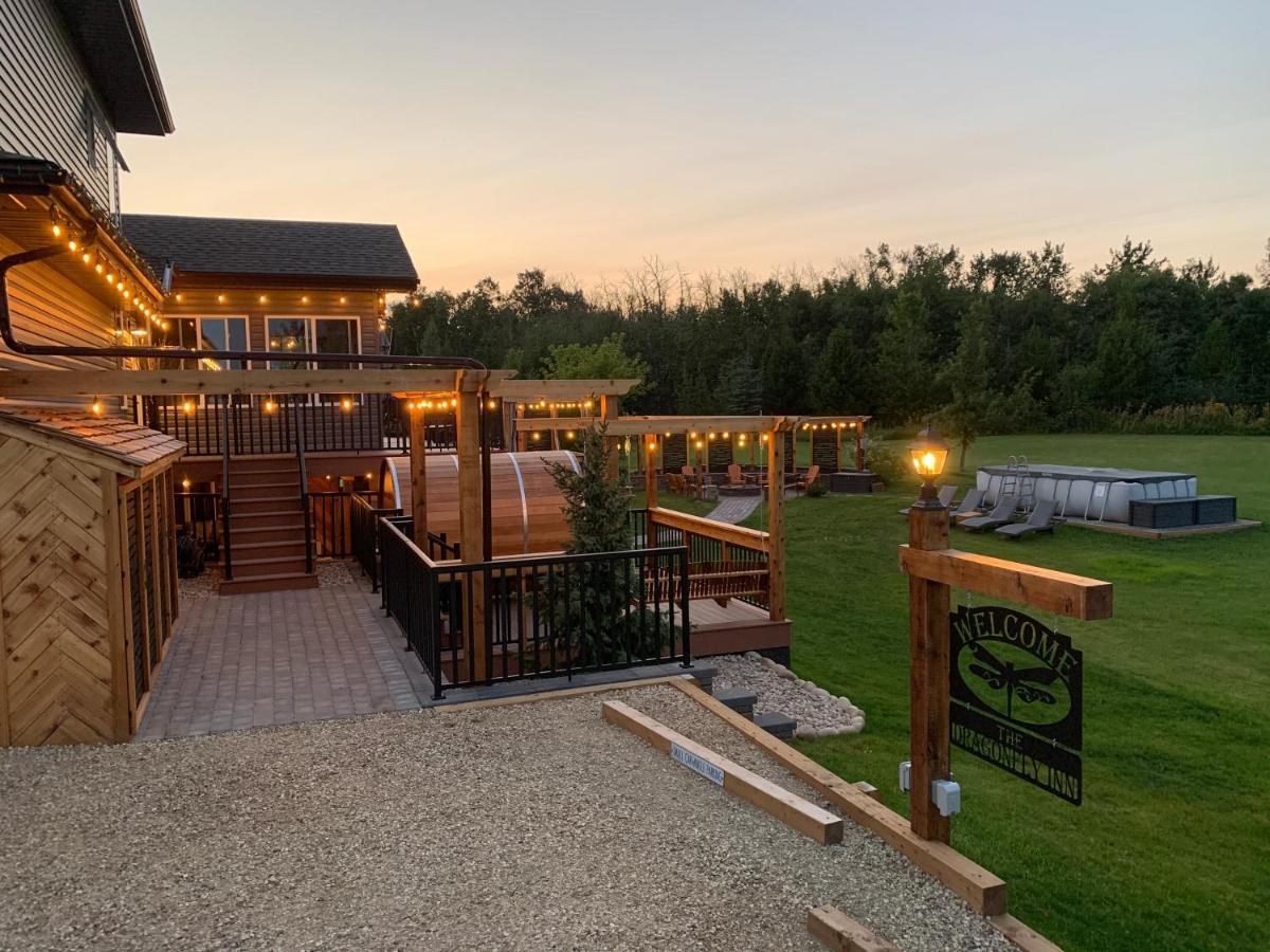 Dragonfly Inn Loft Suite Sherwood Park Bagian luar foto