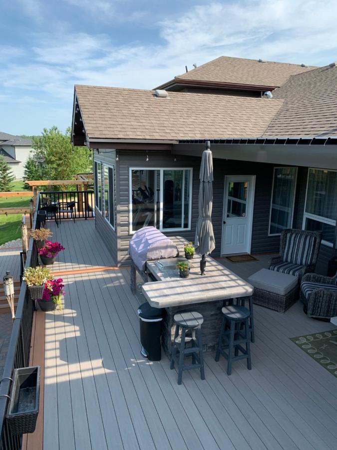 Dragonfly Inn Loft Suite Sherwood Park Bagian luar foto