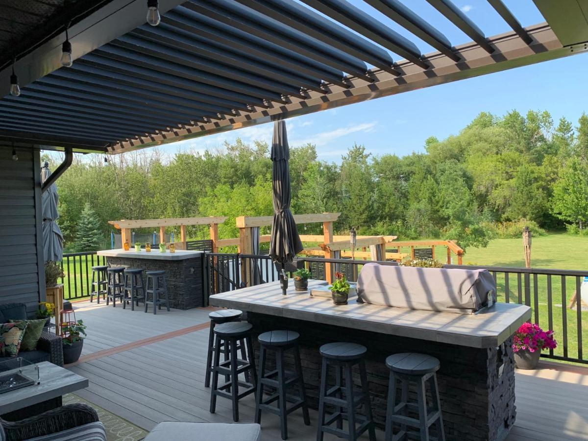 Dragonfly Inn Loft Suite Sherwood Park Bagian luar foto