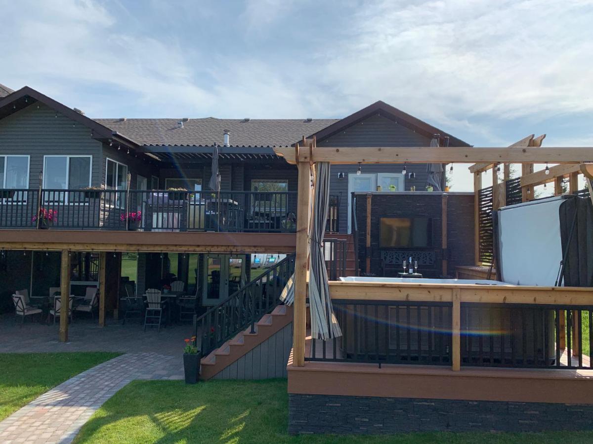 Dragonfly Inn Loft Suite Sherwood Park Bagian luar foto